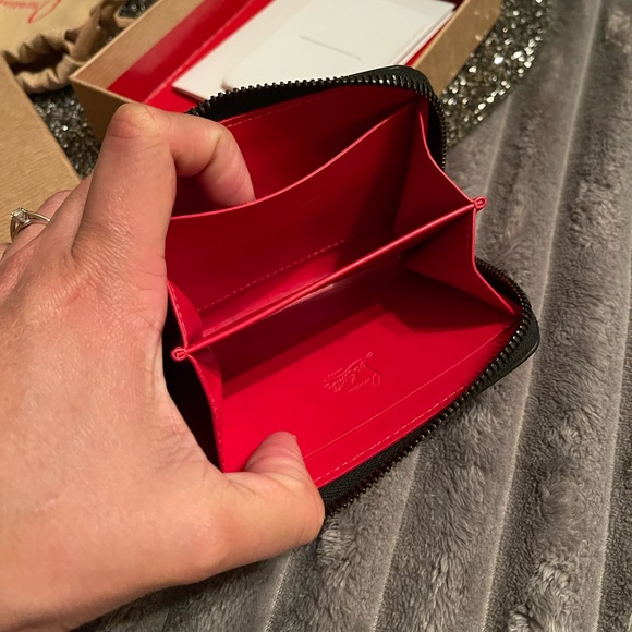 LIKE-NEW ¡AUTHENTIC! CHRISTIAN LOUBOUTIN COIN WALLET really cute! - Picture 3 of 7